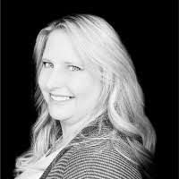 Kim Pritchett's Instagram, Twitter & Facebook