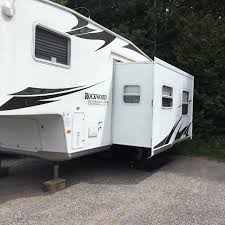 Forest river's rockwood signature ultra lite travel trailers and fifth wheels offer you all the conveniences of home in a spacious and comfortable environment while keeping your towing needs in mind. Best 2008 24 Feet 5th Wheel Rockwood Signature Ultra Light Trailer For Sale In Markham Ontario For 2021
