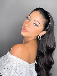 Michelle Clavijo's Instagram, Twitter & Facebook