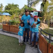 Queen latifah 90s / sneakerjagers radio 90s week s. Kebun Binatang Bengabing Sergai Zoo