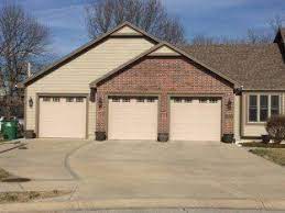Overhead door provides an exclusive network of professional distributors and technicians who pride themselves on delivering superior products and expert service. Garage Doors Harrisonville Mo Cass County Overhead Door Co