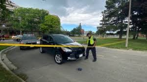 El menor fue embestido por una coaster que hacía carrera con otra unidad de transporte. Nino De 3 Anos Murio Tras Ser Atropellado Por Un Coche En Etobicoke Magazine Latino