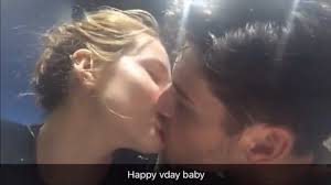 Bella thorne and gregg sulkin attend a basketball game between the minnesota timberwolves and the los angeles lakers at staples center on november 29. Bella Thorne Gregg Sulkin Kissing On Valentine S Date Full Video Youtube