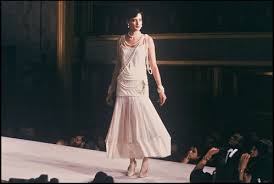 Flashback Ines De La Fressange For Chanel Defile Chanel Idees De Mode Festival De Mode