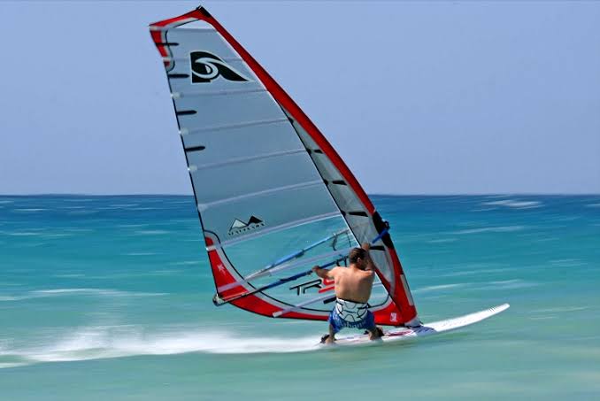 The secrets to planing effortlessly in windsurfing
