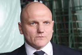 Нидерландският национал е готов дори да намали финансовите си изисквания, ако роналд куман. Poluzashitnik Sbornoj Gollandii Memfis Depaj Predstavil Rep Kompoziciyu Publika Md Aici Sunt È™tirile