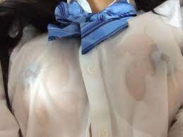 ノーブラ着衣で透け乳首を自撮り！素人の着衣おっぱい画像25枚 | エロログZ