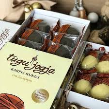 (padahal) itu yang tidak boleh, itu asetnya hotel, kata astrin di melawai, jakarta perlu dicatat, tak semua fasilitas yang tersedia bisa dibawa pulang. 30 Oleh Oleh Khas Jogja Yang Unik Dan Wajib Dibawa Pulang