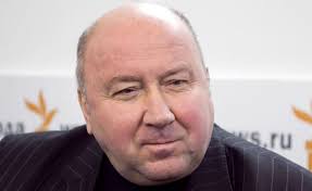 Через год его призывают в советскую армию. Aleksandr Korzhakov V Lichnoj Ohrane U Lyubogo Gubernatora Byl Nash Chelovek I Elcin Znal Chto Net Zagovorov Realnoe Vremya