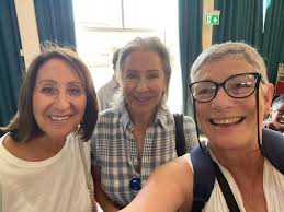 Following my final visit to Sir Thomas Abney School in its current guise  yesterday, today has been spent wallowing in the afterglow regaling stories  and pictures of the day with my Mother,