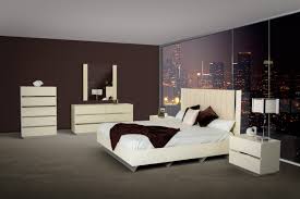 Contemporary spain made bedroom set in wenge color. Luxor Modern Beige Lacquer Italian Bedroom Set