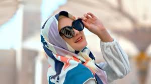 547 likes · 19 talking about this. Unggah Foto Berhijab Motif Warna Warni Luna Maya Kembali Jadi Perbincangan Lifestyle Liputan6 Com