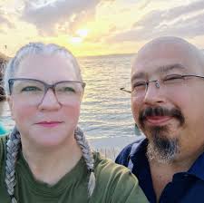 Dee Flores (@honeysbabe) • Facebook