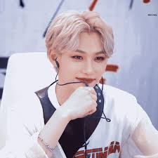 Born to korean immigrant parents in sydney, australia, felix lee grew up loving. ðŸðžð¥ð¢ð± ðšðžð¬ð­ð¡ðžð­ð¢ðœ ð¬ð¢ð§ð­ðšðšðš ð§ð« ð¬ð­ð«ðšð² ð¤ð¢ðð¬ Felix Stray Kids Kids Icon Felix