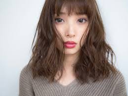 ぱっつん前髪に似合う髪型とは セット アレンジでキマるヘアスタイル特集 folk ヘアスタイル ロング ぱっつん ロング ぱっつん前髪