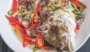 Ikan kukus, resepi ikan siakap kukus, ikan kukus halia, steam halia, steamed fish, ikan siakap kalau ikan kurang segar, jangan dibuat masak kukus nanti tak sedap isinya, sebaliknya buat masak. Bagaimana Cara Nak Masak Ikan Kukus Daun Kesum Recipes Food Thai