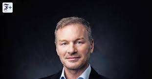 Benjamin Hanke's Instagram, Twitter & Facebook