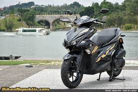 Maybe you would like to learn more about one of these? Tested Yamaha Nvx Hoot Of A Scoot Bikesrepublic