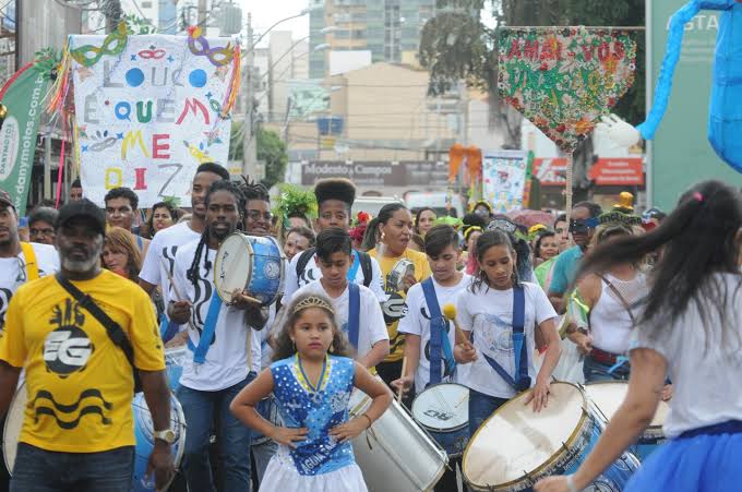 Resultado de imagem para Carnaval de Brasília: alegria e incentivo à economia local"