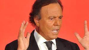 The julio iglesias jr., story, by elina furman and leah furman, iglesias' father was a renowned gynecologist whose help was invaluable during his son's delivery by cesarean section. Julio Iglesias Ruled By Court As Father Of Spaniard 43 Bbc News