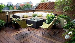 Terrassen Bilder Schone Terrasse Dachterrasse Naturlicher Look Holzerne Umgebung Grunund Weiss Deko Terrassengestaltung Terrasse Gestalten Balkonentwurf