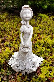 Roses, which are a favorite of many gardeners, are beloved of fairies as well. Fairy Gardens Chicago Botanic Garden