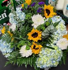 Everyone smiles,says 'hello' and will stop what they are doing to help. Harris Teeter Kdh Floral Home Facebook