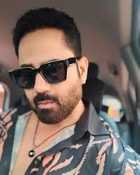 Jay Bajaj's Instagram, Twitter & Facebook