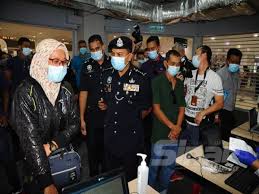 Kaedah bayar saman trafik pdrm secara online ni lebih mudah sebab kita tak perlu beratur panjang di kaunter dan. Polis Johor Keluarkan Saman Rm13 2 Juta Tahun Ini