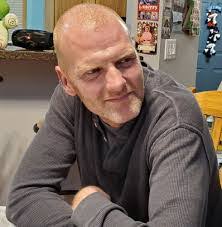 Robert Burg's Instagram, Twitter & Facebook