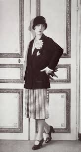 Les Modes Paris 1927 Avenue Du Bois Tailleur Creation De La Maison Agnes 1920s Fashion Twenties Style 1920s Outfits