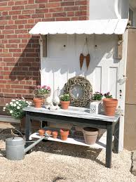 Diy Upcycling Pflanztisch Aus Alten Turen Pflanztisch Pflanztisch Selber Bauen Pflanzentisch