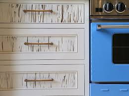Inspiring Ideas From Instagram Homes Home Bunch An Interior Design Luxury Homes Blog Pecky Cypress Coastal Kitchen Design White Kitchen Rustic