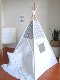 Little Wanderer Canvas Tents Decor Doesn T End At The Door To Your Little One S Bedroom Spice Up Any C Kizilderili Cadirlari Fikirler El Yapimi Ev Dekorasyonu