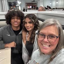 Who can recommend a photographer for a couples shoot in downtown Georgetown?