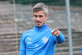 Holstein kiel trikot, schwarz, xl, inkl. Holstein Kiel Fin Bartels Hat Sich Im Training Unter Der Facebook