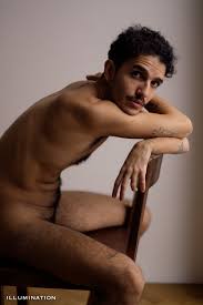 Desnudos masculinos que huyen de los clichés sexuales