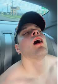 Hahahah princess Fiona looks very different here #fyp #fypage #shrek  #princessfiona #singing #birds #viral