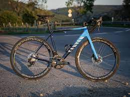 moβisˈtaɾ) is a major telecommunications provider owned by telefónica, operating in spain and hispanic american countries. Canyon Ultimate Cf Slx Disc 9 0 Movistar Im Test Wie Ein Weltmeister Fahren Rennrad News