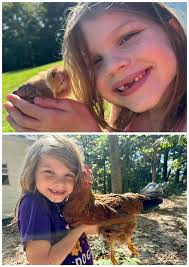 Richard our rooster loves to flirt w me in the morning lol.