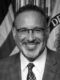 Alexander Palau's Instagram, Twitter & Facebook