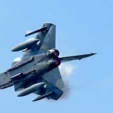 Black jet plane, panavia tornado, jet fighter, airplane, aircraft. Flugschuler Druckt Den Falschen Knopf Bundeswehr Tornado Wirft Tank Ab Stern De