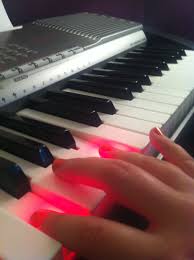 Light Up Keyboard To Make Learning To Play Piano Easier Just Like Piano For Dummies P Piano Lessons Learn Piano Piano