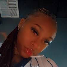 Teyana shares a gorgeous photo with daughter Rue Rose. ❤️❤️🤎