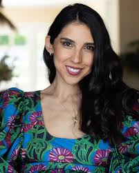 Heidi Rojas's Instagram, Twitter & Facebook