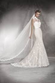 Pronovias barcelona ist ein namhaftes international renommiertes label, das 1922 gegründet wurde und das nun über 50 jahre später an der obersten spitze des brautmodengeschäfts. Cinderella Brautmode Abendmode Koln Wuppertal Cinderella Brautmode Abendmode Koln Wuppertal Kollektion Kleid Hochzeit Pronovias Brautkleid Brautkleid