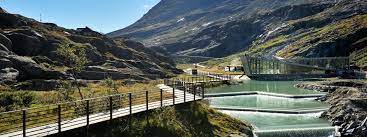 Visit us and explore the romsdal alps, go fishing in the fjord, breath in fresh air!. Trollstigen Die Strasse Nach Geiranger Mit 11 Haarnadelkurven