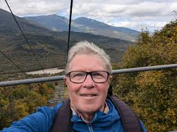 Hiking in K. North with great views of the Presi's