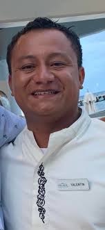 Amazing day @ the pool must see Valentin the Mojito 👑!!! 🍹