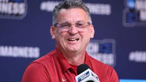 Stanford hires WSU basketball coach Kyle Smith